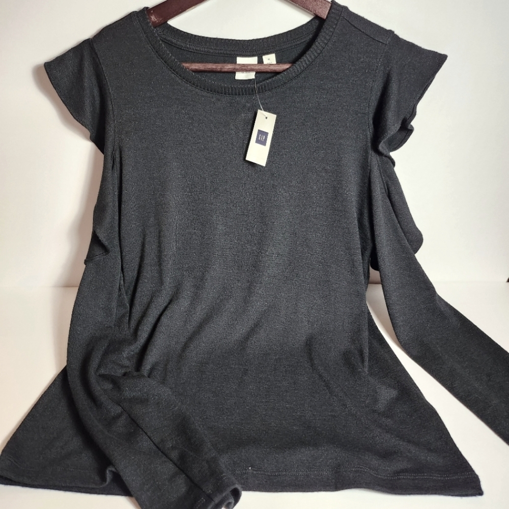 GAP NWT women' size Medium open shoulder ruffle long sleeves black shirt.